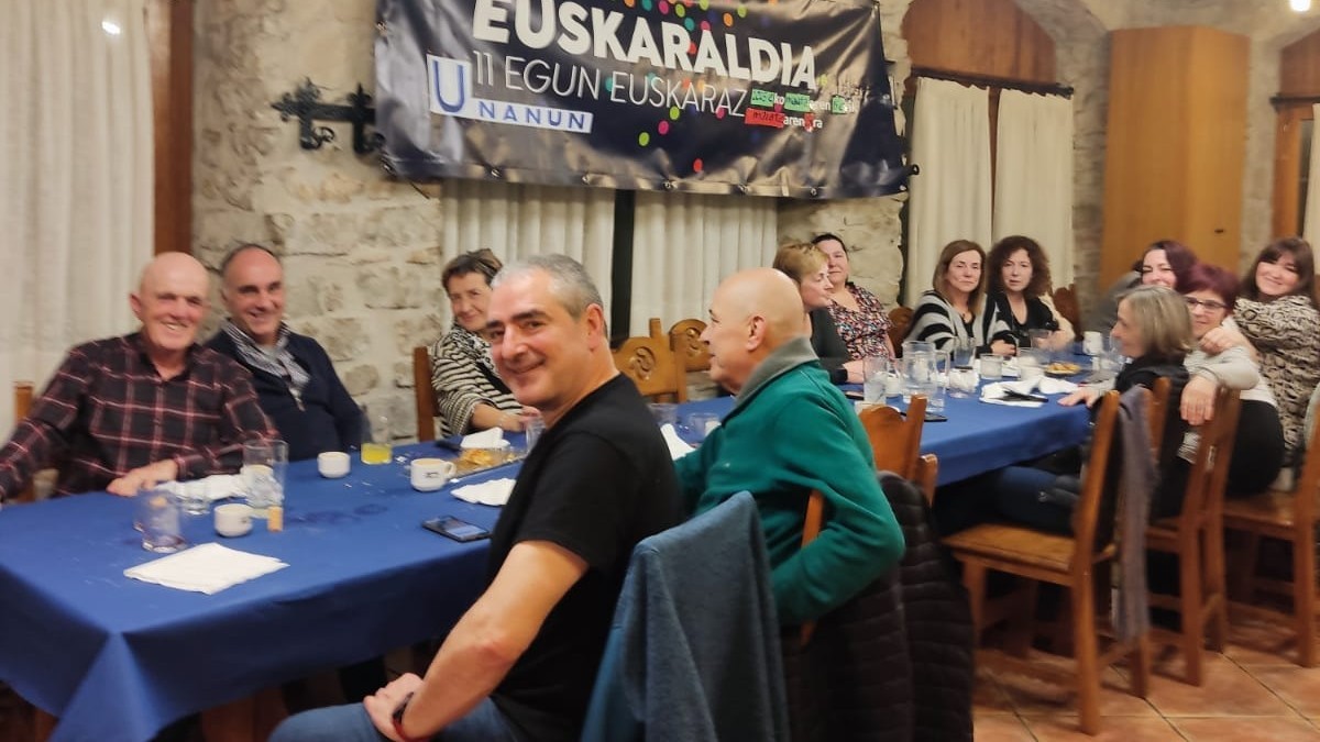 Unenuarrek ongietorria egin diote Euskaraldiari