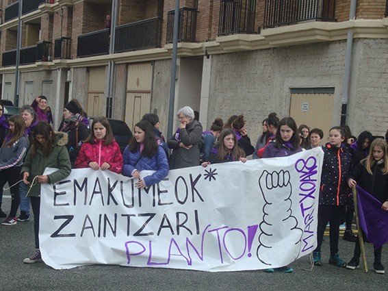 Gizonezkoak greba feminista egitera deitu dituzte