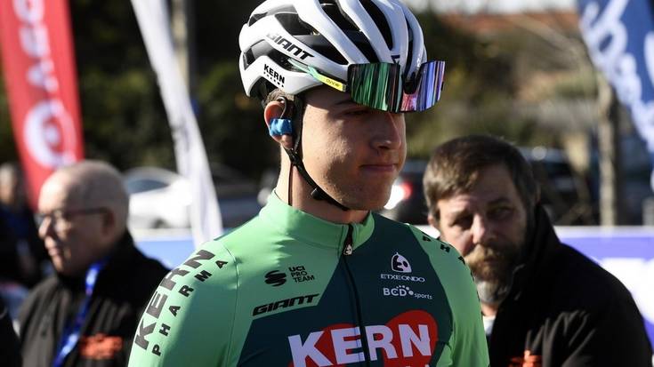 Tropel profesional eta amateur sakandarra, gora