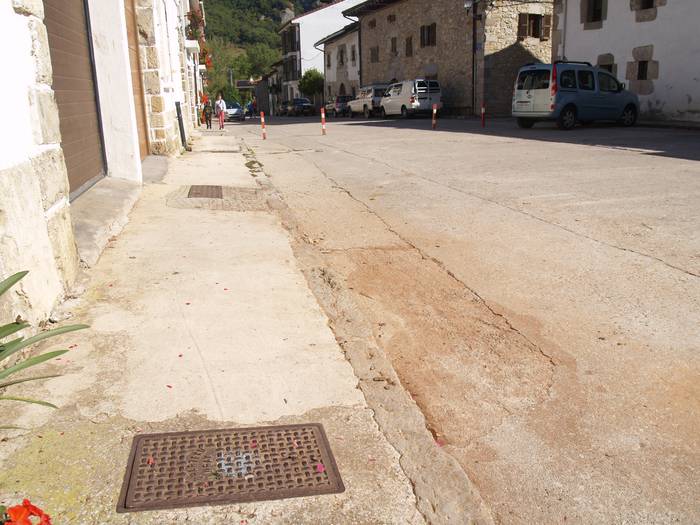 Hasi dira ur kontagailu berriak jartzen