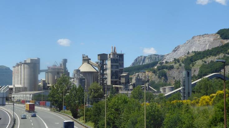 Gizonezkoa autobian zaurituta