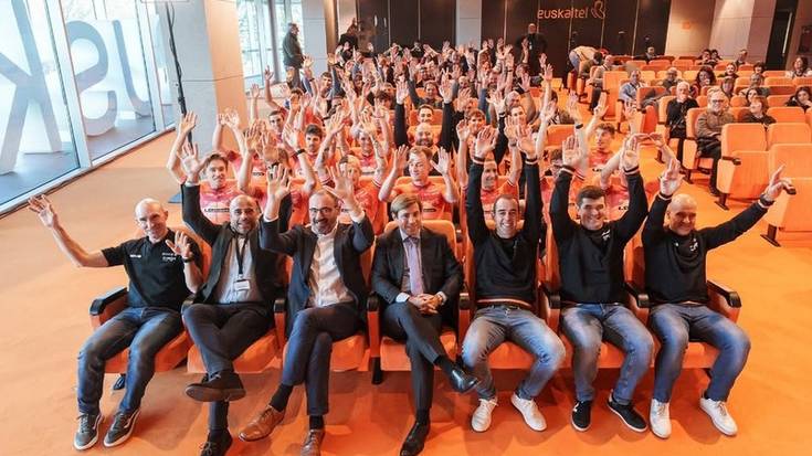 Txirrindularitza eta areto futbola