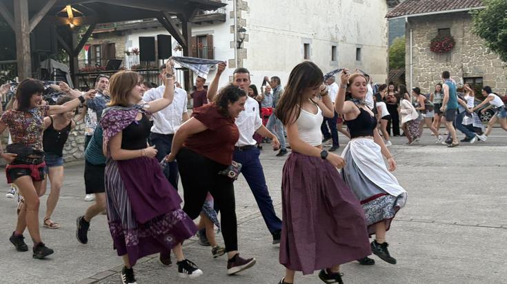 Arruazuko festak, giro beroan
