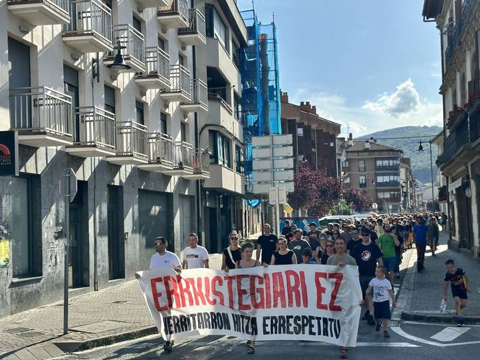 Porlandegiaren errausketa proiektua etetea eskatu dute