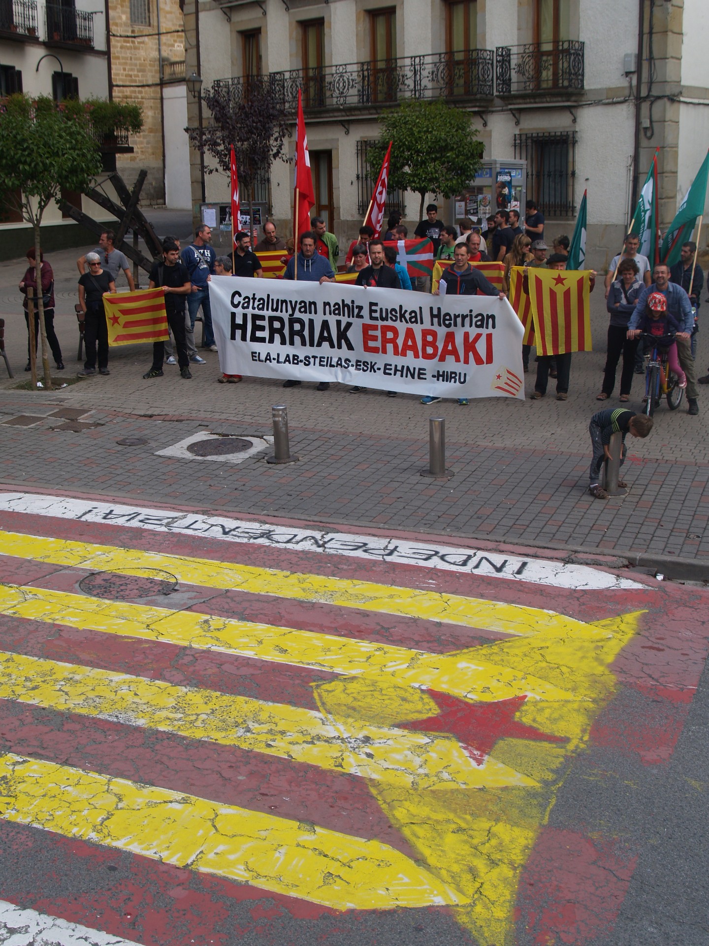 Herrialde Katalanei elkartasuna adierazteko, kontzentrazioa