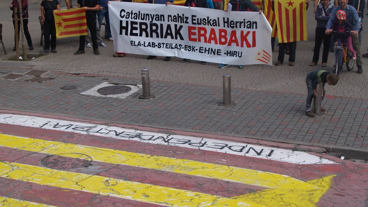 Sindikatuek Iruñeko manifestazioan Kataluniari elkartasuna adieraztera deitu dute 