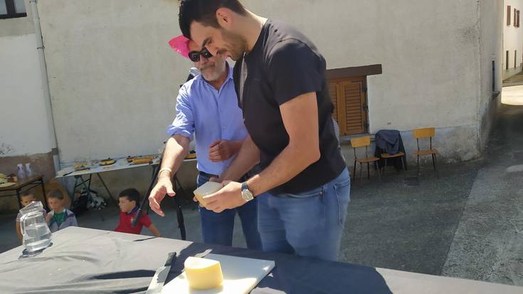Gazta berria moztu du Ezkurdiak