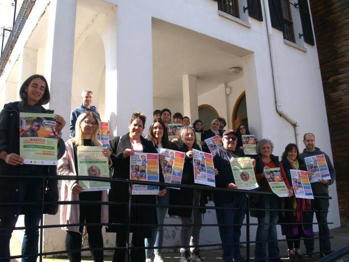 "Moyon erantzun gutxi eta behar handiak daude"