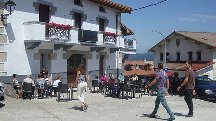 Lizarragako pisuak mustu dituzte