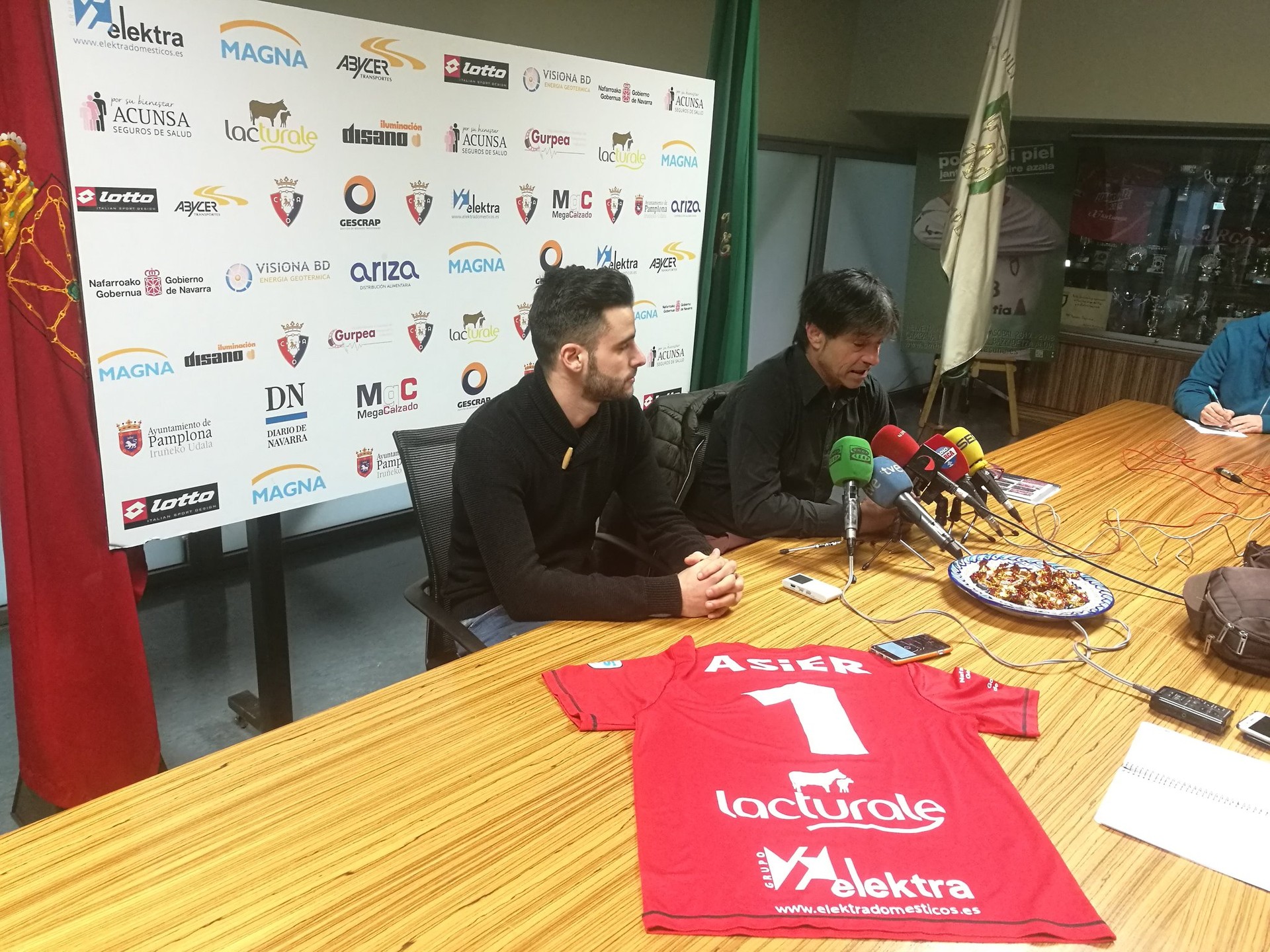 Asier Llamasek Xotarekin kontratua berritu du