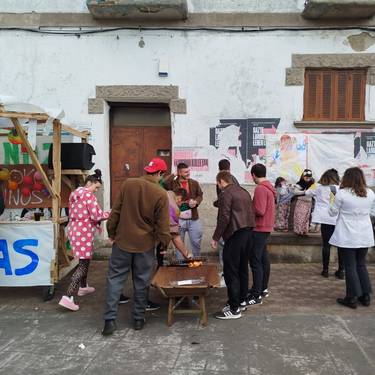 Aittun Haundiya eta Amin Ttikiya erre aurretik, inauteriak