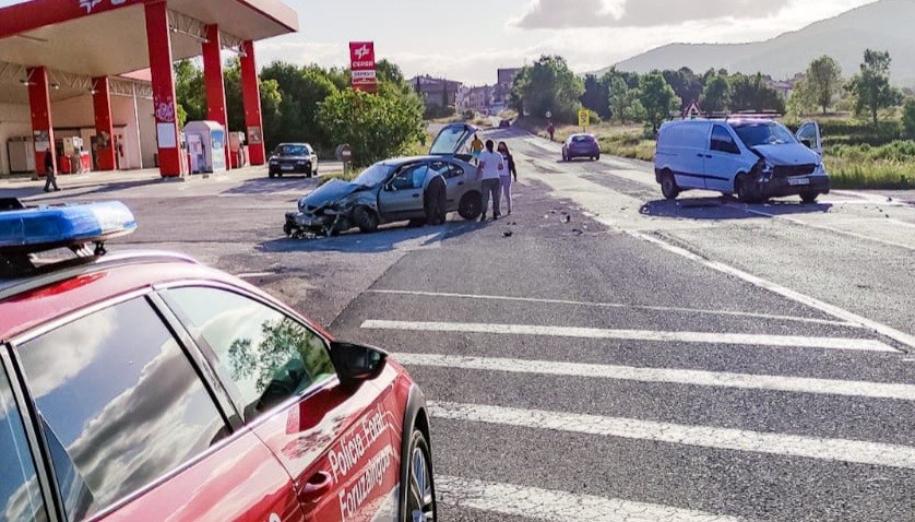 Arin zauritutakoa auto istripuan