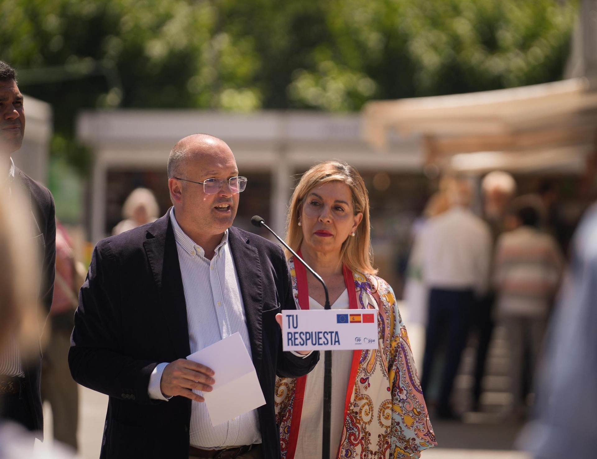 PPren iritziz Sanchez bere emaztea "bezain sartuta" dago