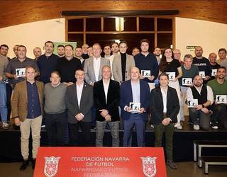 Futbol Federazioaren aitortza entrenatzaileei