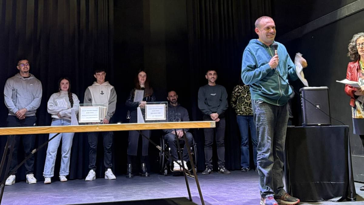 Gure kirolari onenak, sarituak