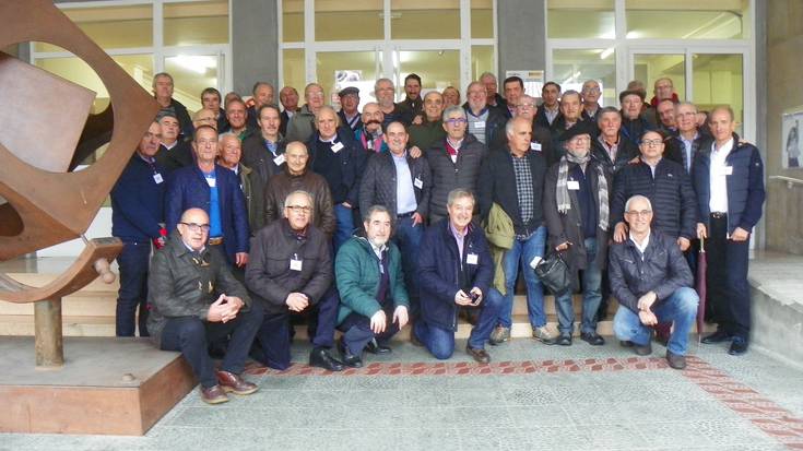 “Elkartzeko ilusioa geneukan”