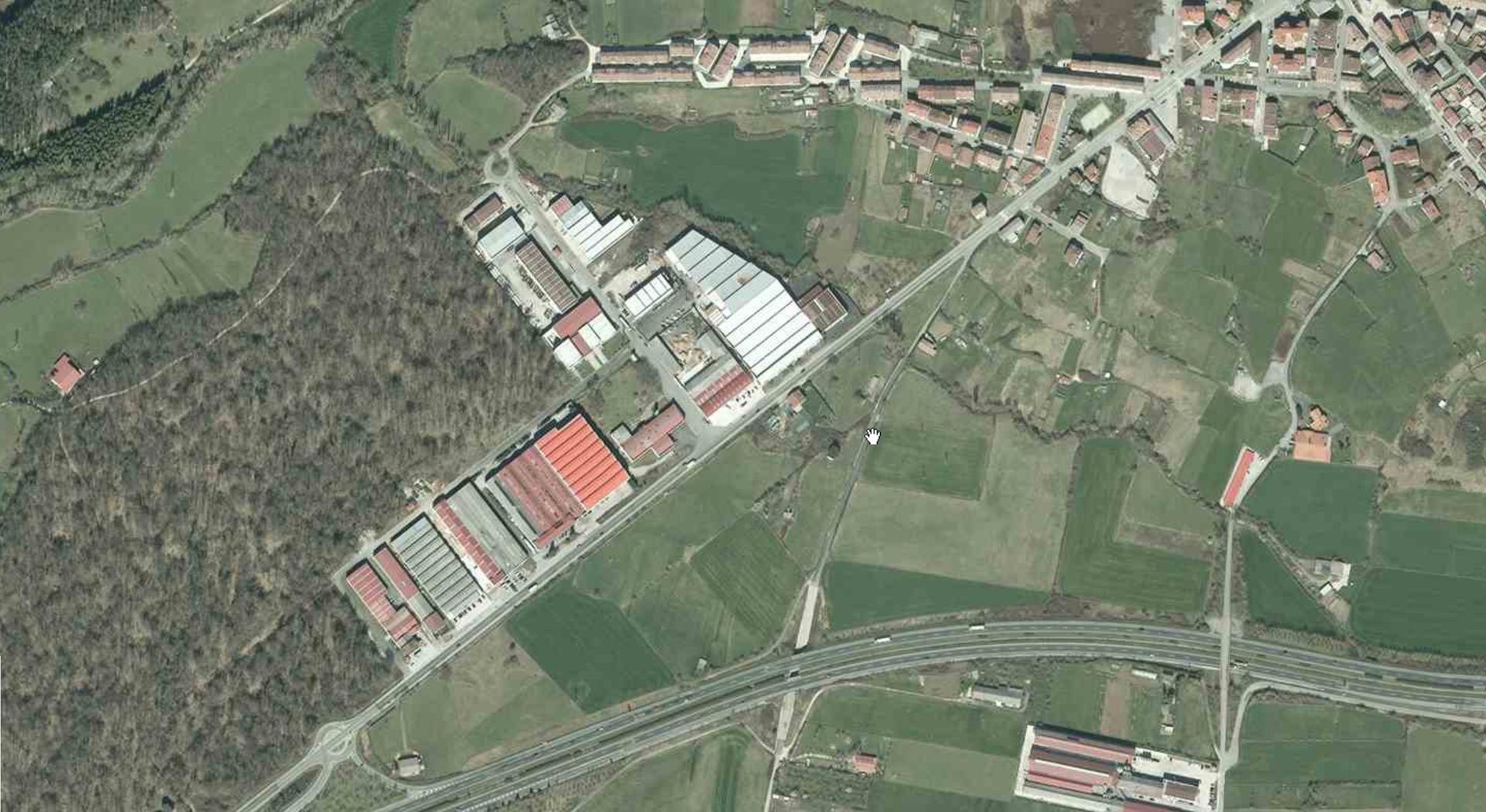 Udalak Zumurdiñetareko industrialdean partzela saldu du