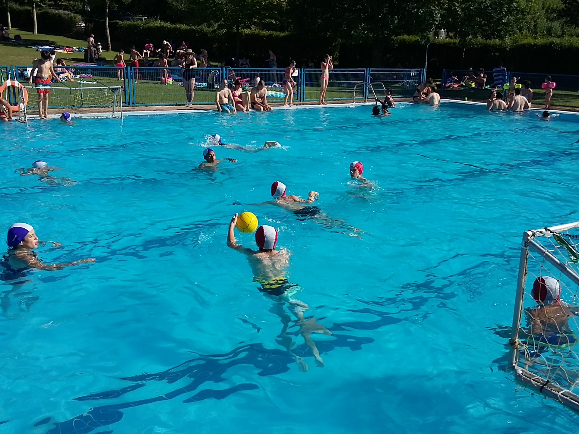 Gaur waterpolo txapelketa Irurtzunen