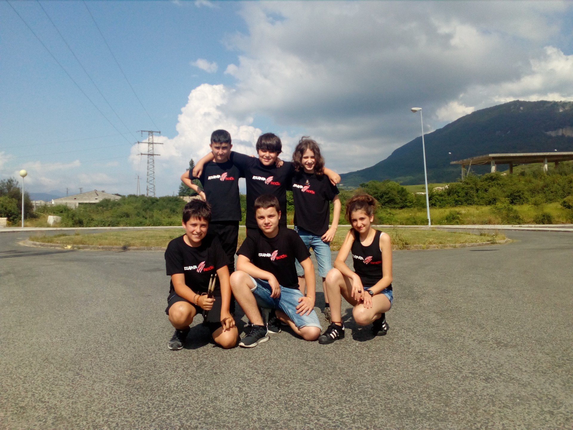 Atzapar Rock taldea, Berri Txarrak-en lagunak