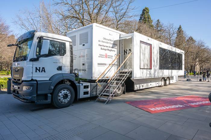 Gobernuak Herritarrei Arreta emateko Bulego Mugikorra zabaldu du Olaztin