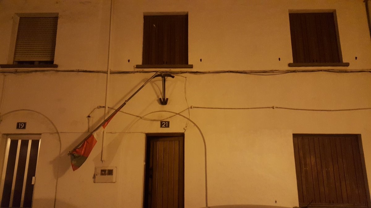 Batzokia, atzera ere, ikurrinik gabe