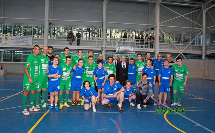 Magnak lagunarteko partida jokatu zuen Navarra 21 taldearen kontra