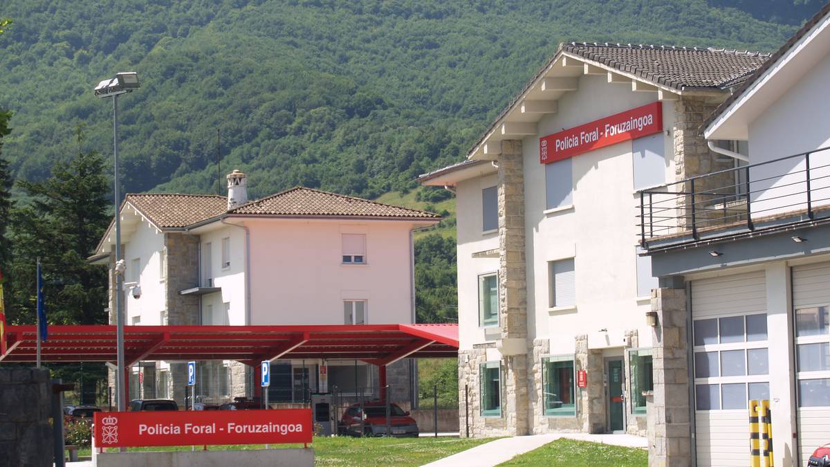 Foruzaingoak gidari bati diligentziak zabaldu dizkio