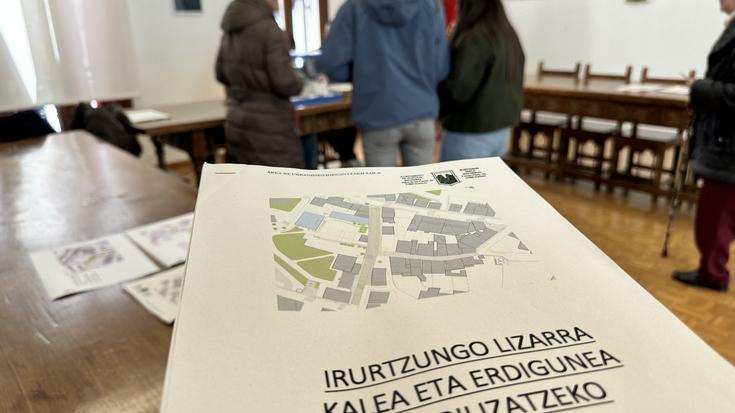 Irurtzungo galdeketa eta AHTren aurrean alternatiba manifestazioa