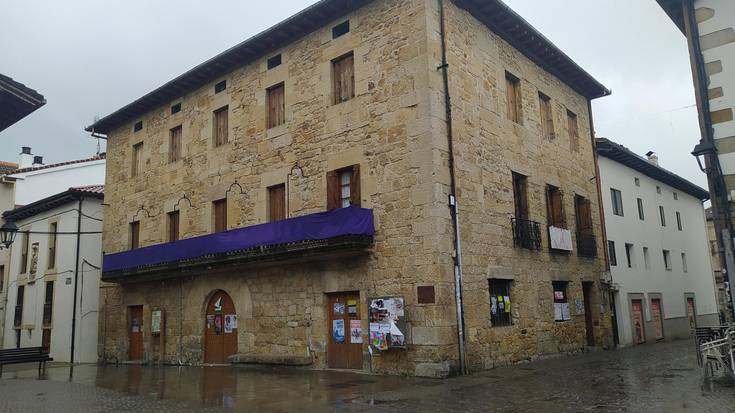Barrako eta aretoko zerbitzari lana ikasteko ikastaroa