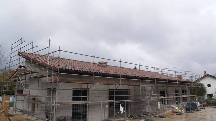 Uharte Arakil, Etxarri Aranatz aldeko Oinarrizko Gizarte Zerbitzuen Mankomunitatea eta Saprem enpresa