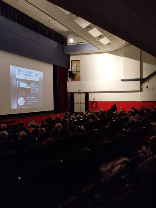 'Ai hau pena nik' filmaren emanaldi berezia