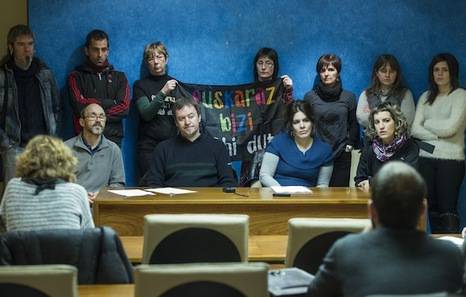 Eta orain gobernuak Euskara Zerbitzuak diru-laguntzarik gabe utzi ditu