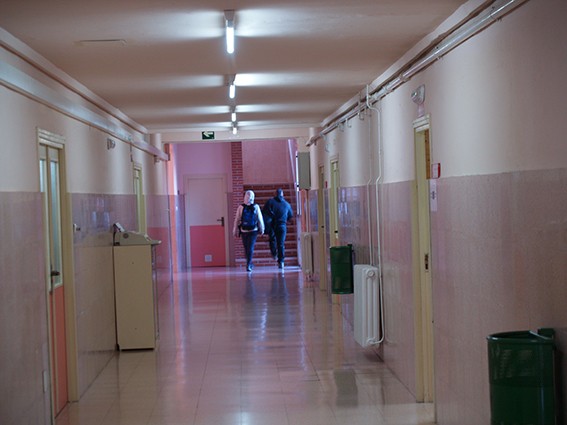 38 ikasle konfinatu dituzte