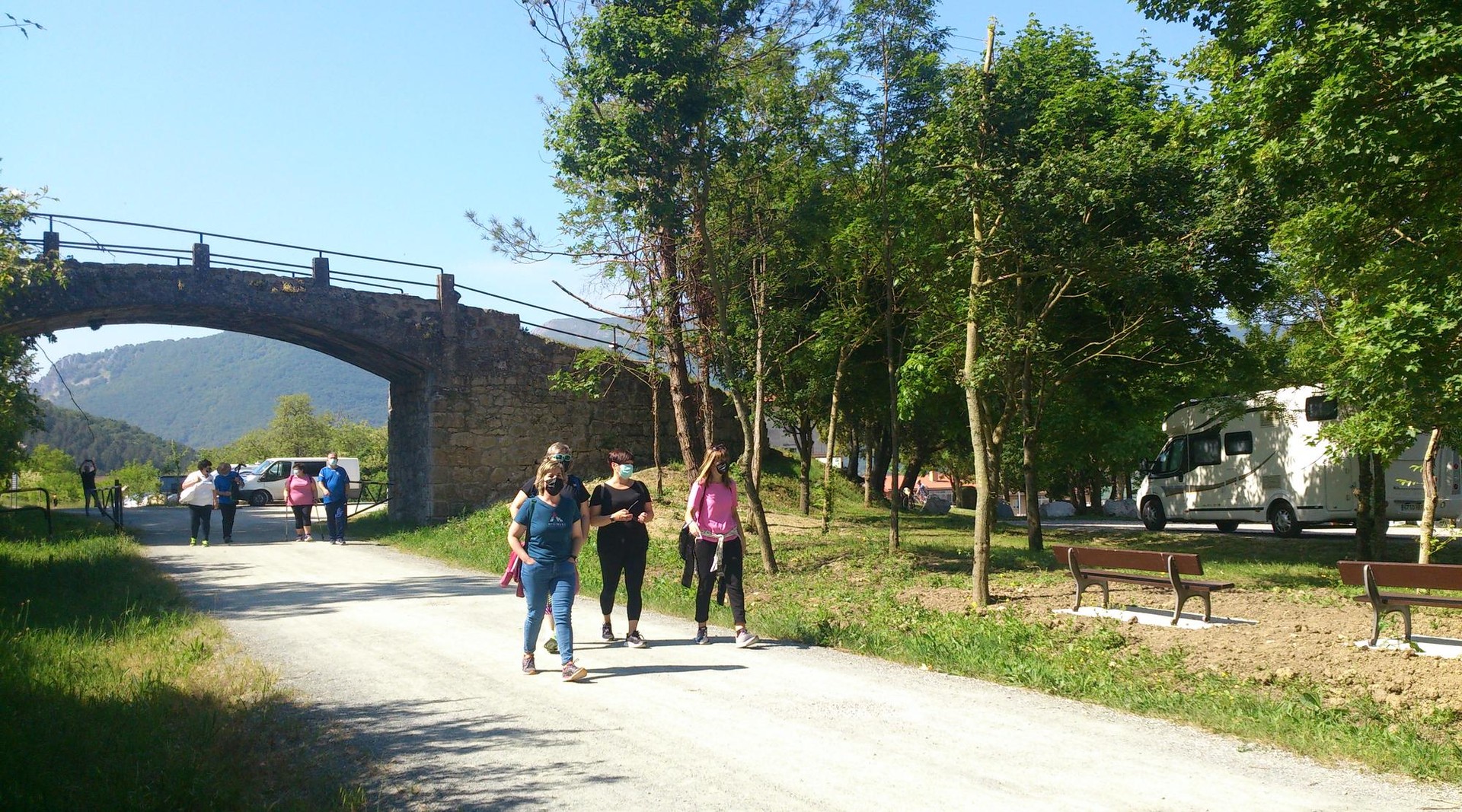 Plazaolan 20.700 oinezko eta 2.800 txirrindulari