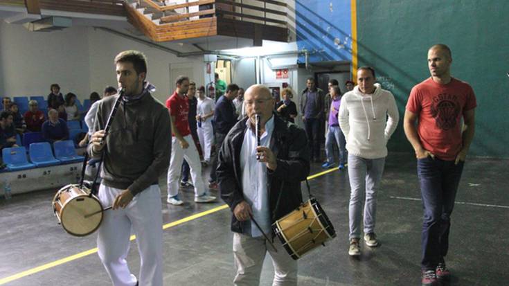 SDAk Irujo eta Zubieta omendu zituen