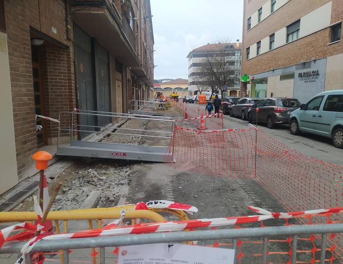 Kaleak berritzeko lanak luzatuko dira