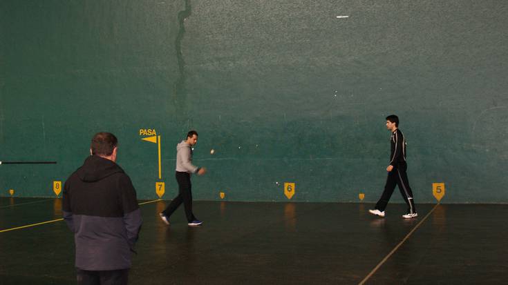 Ezkurdia-Zabaletak eta Bengoetxea-Larunbek materiala aukeratu dute Altsasun