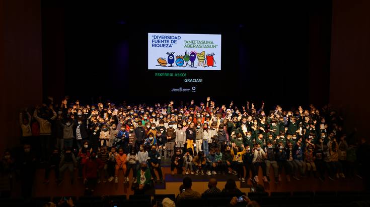 Atakondoara 'Aniztasuna aberastasun' V. eskola lehiaketako sari bat