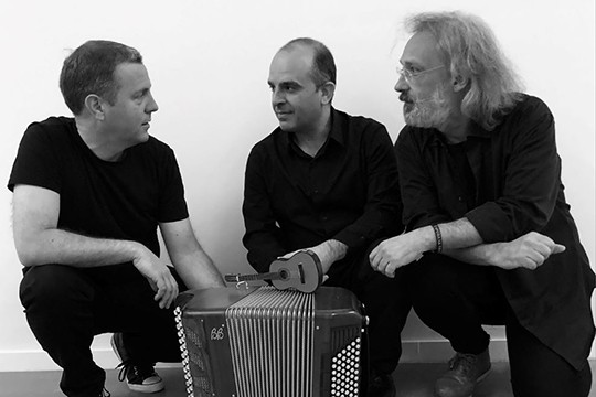 Iñaki Diéguez musikariaren emanaldia Olaztin