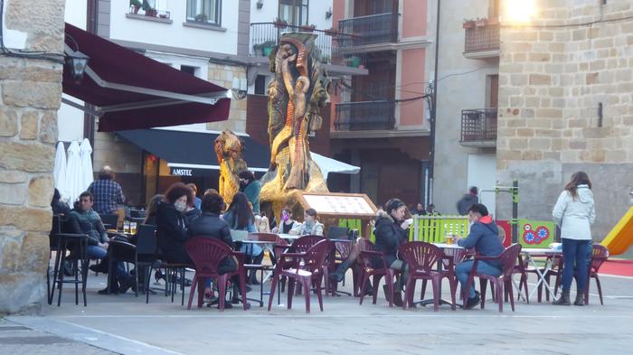 Terraza eta pasabideen gaineko zerga ordaintzeko garaia