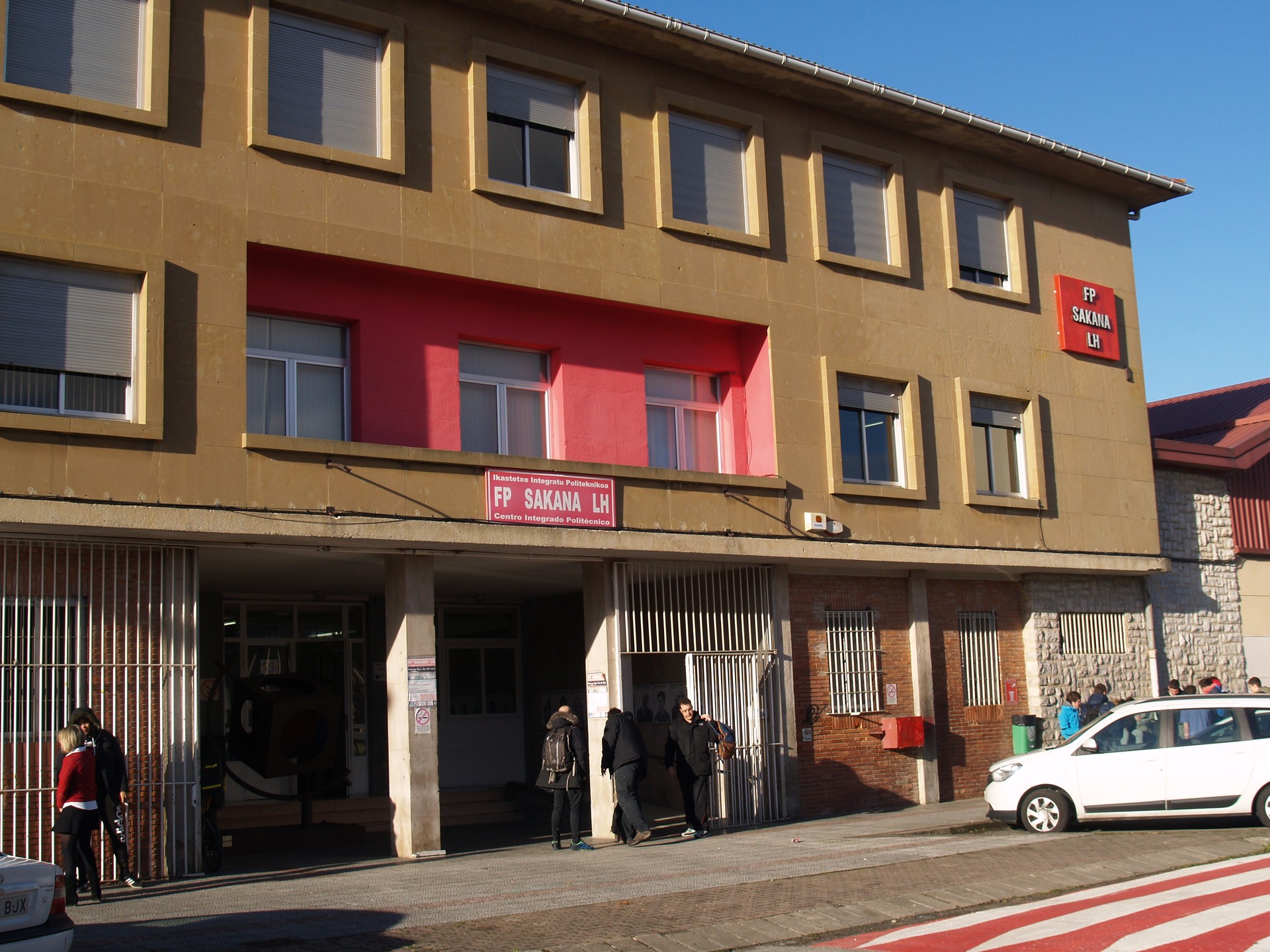 Lan-arriskuen prebentzioa institututik lantzen