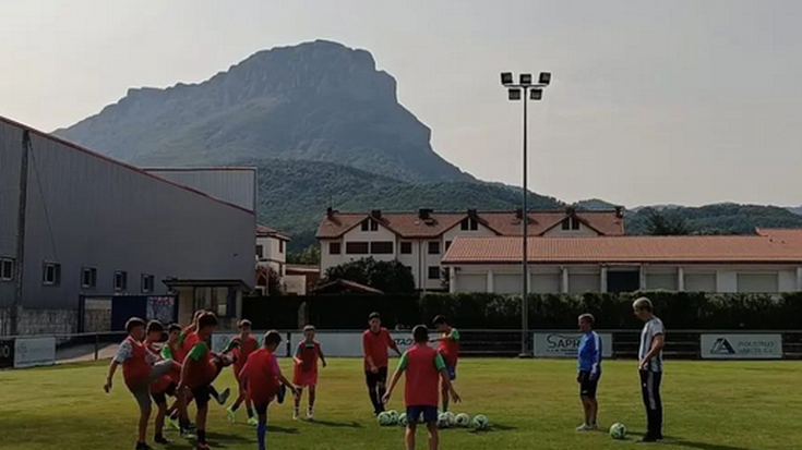 Lagun Arteak futbol inklusiboaren aldeko apustua egin du