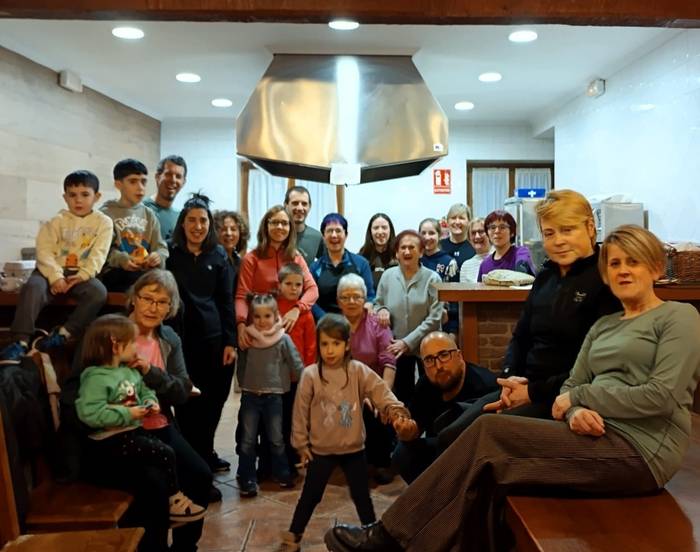 "Ihoteetako piperropilak egiteko unea, polita da"