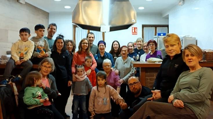 "Ihoteetako piperropilak egiteko unea, polita da"