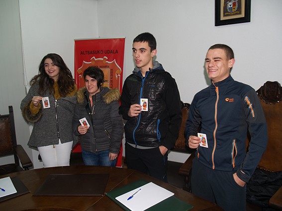 Urduritasuna kintoen buruen aukeraketan - 14