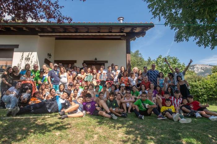 Lau festa egun Etxeberrin