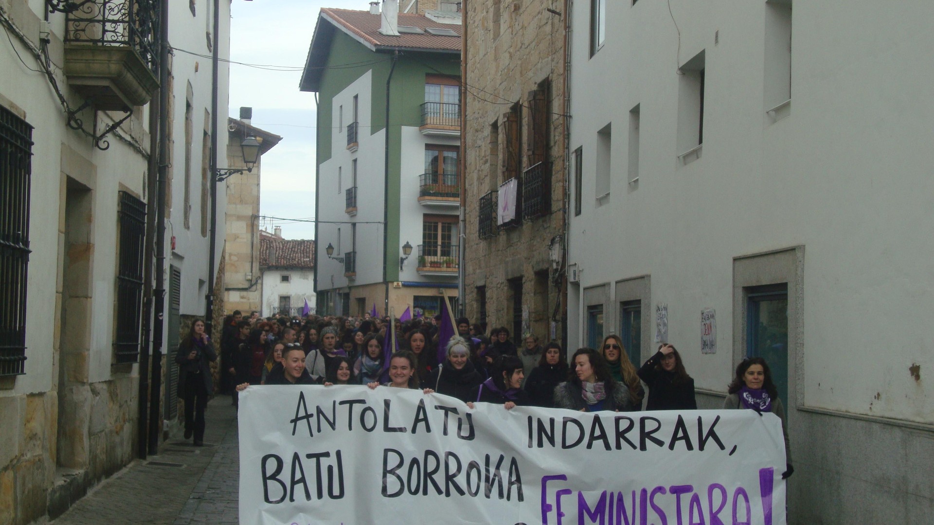 Mugimendu feministak emakumeen antolaketaren beharra azpimarratu du