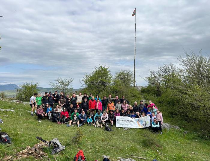 Maiatzak, bere tokian