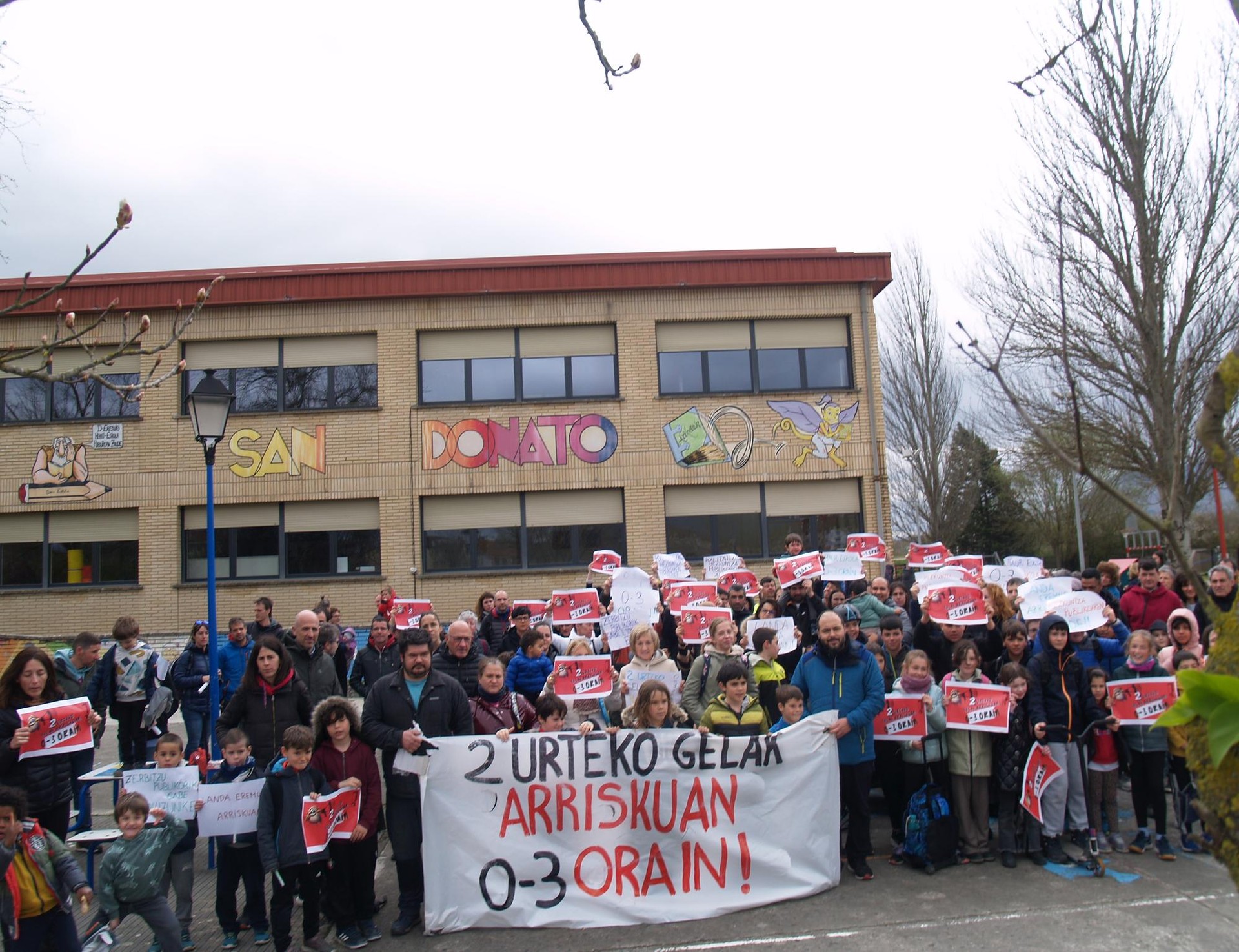 Hezkuntza, azalpenik gabe, arazoak sortzen