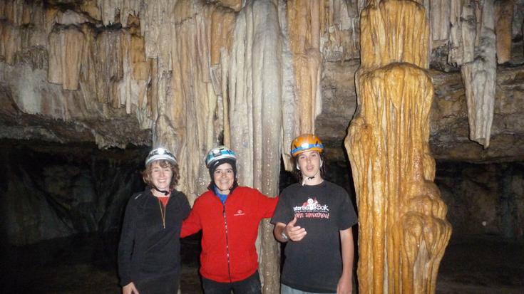 PIRAGUA ETA ESPELEOLOGIA IKASTAROA LAGUN ARTEAN 